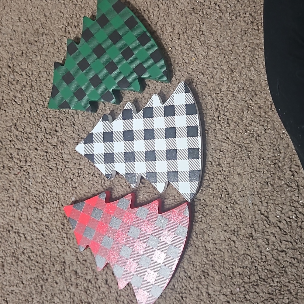 3 plaid wooded xmas trees